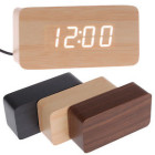 Digitālais pulkstenis ar koka imitāciju