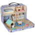 Dzīvnieku viesnīca koferī ar mēbelēm