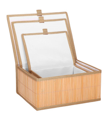 Trīs slēgtu organizatoru komplekts