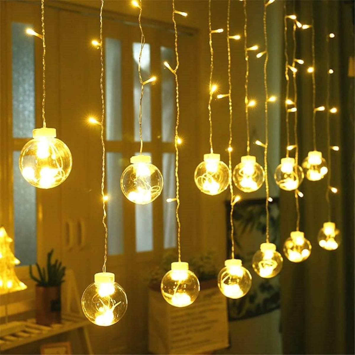 Ziemassvētku LED lampiņu aizkars Springos CL4045