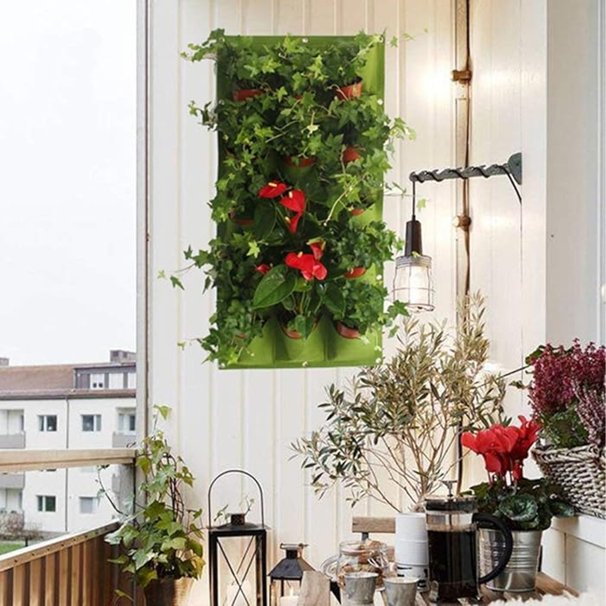 Piekaramais zāļu puķu pods