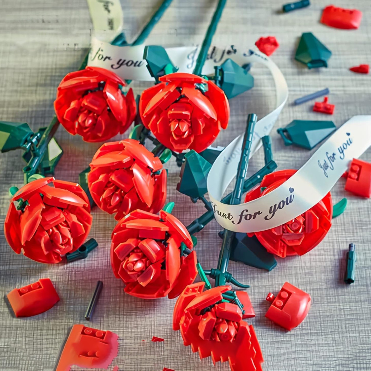 Konstruktīvo klucīšu sarkanā roze