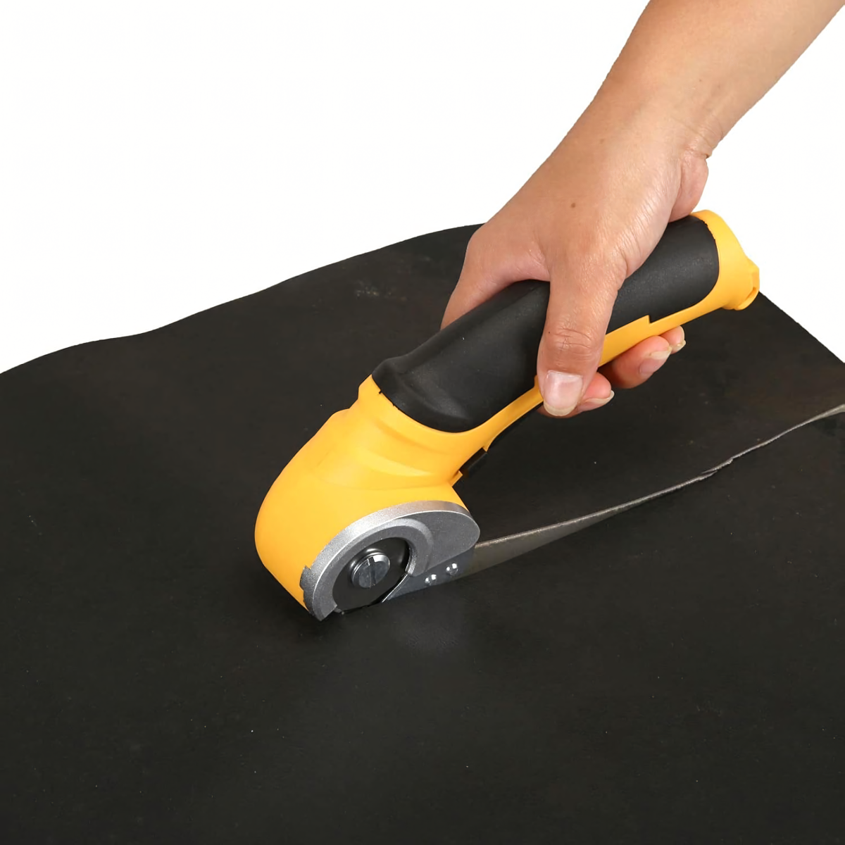 Bezvadu auduma griešanas mašīna