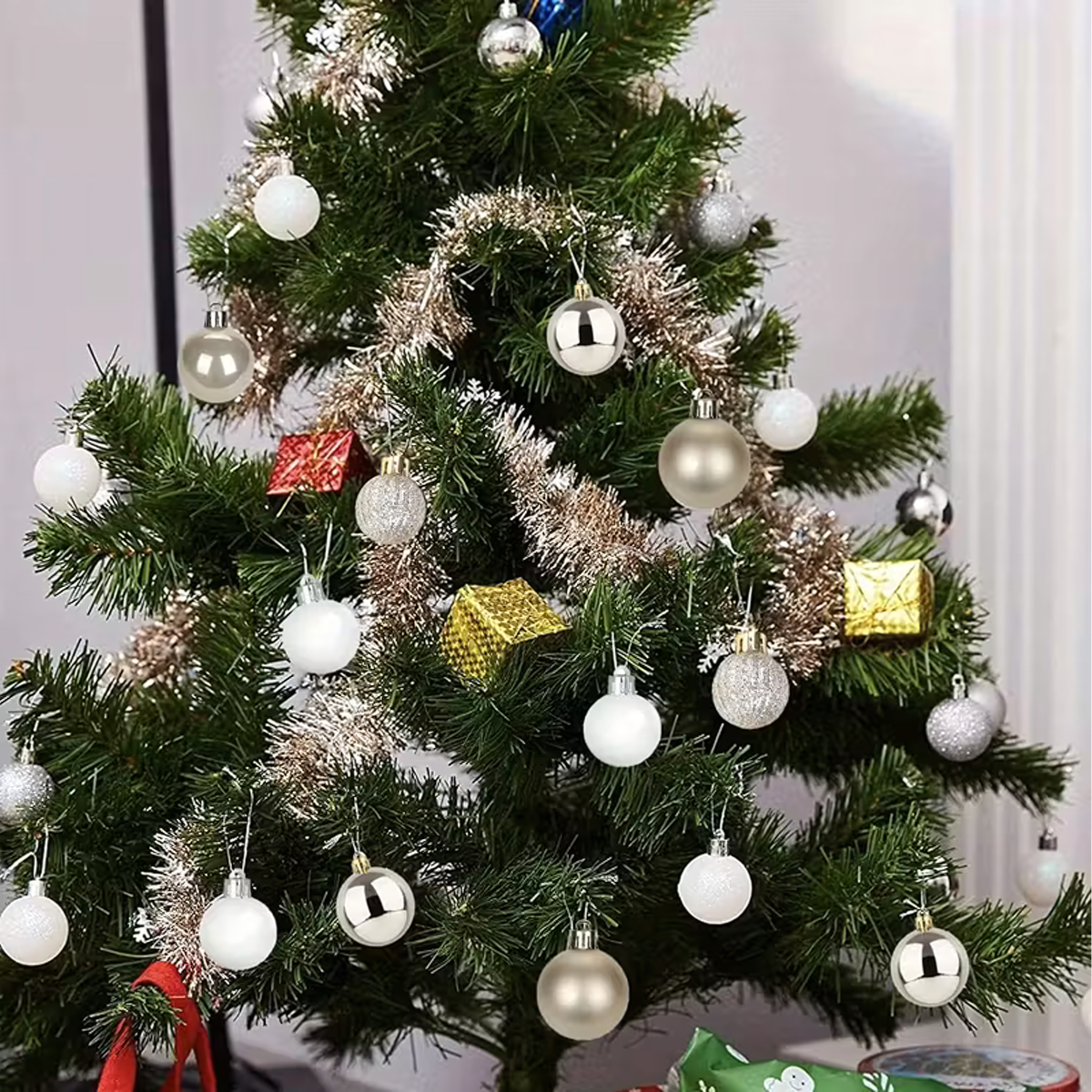 Ziemassvētku eglīšu rotājumu komplekts 30 gab. zvaigzne eglītei