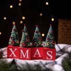 Ziemassvētku galda dekors – eglītes uz kubiņiem XMAS