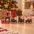 Koka Ziemassvētku rotājums — vilcieniņš ar lokomotīvi un vagoniem